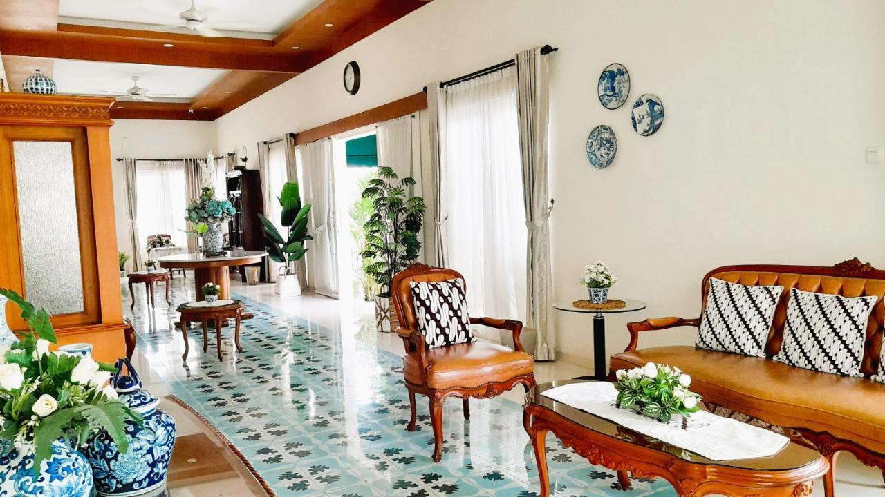 Hotel Surokarsan 9 House Jogyakarta Zewnętrze zdjęcie