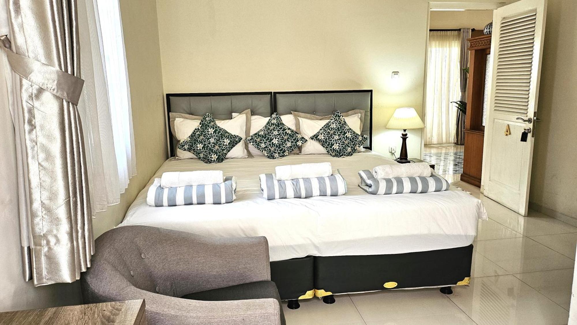 Hotel Surokarsan 9 House Jogyakarta Zewnętrze zdjęcie