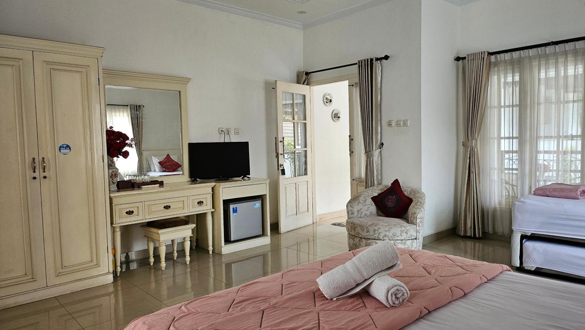 Hotel Surokarsan 9 House Jogyakarta Pokój zdjęcie