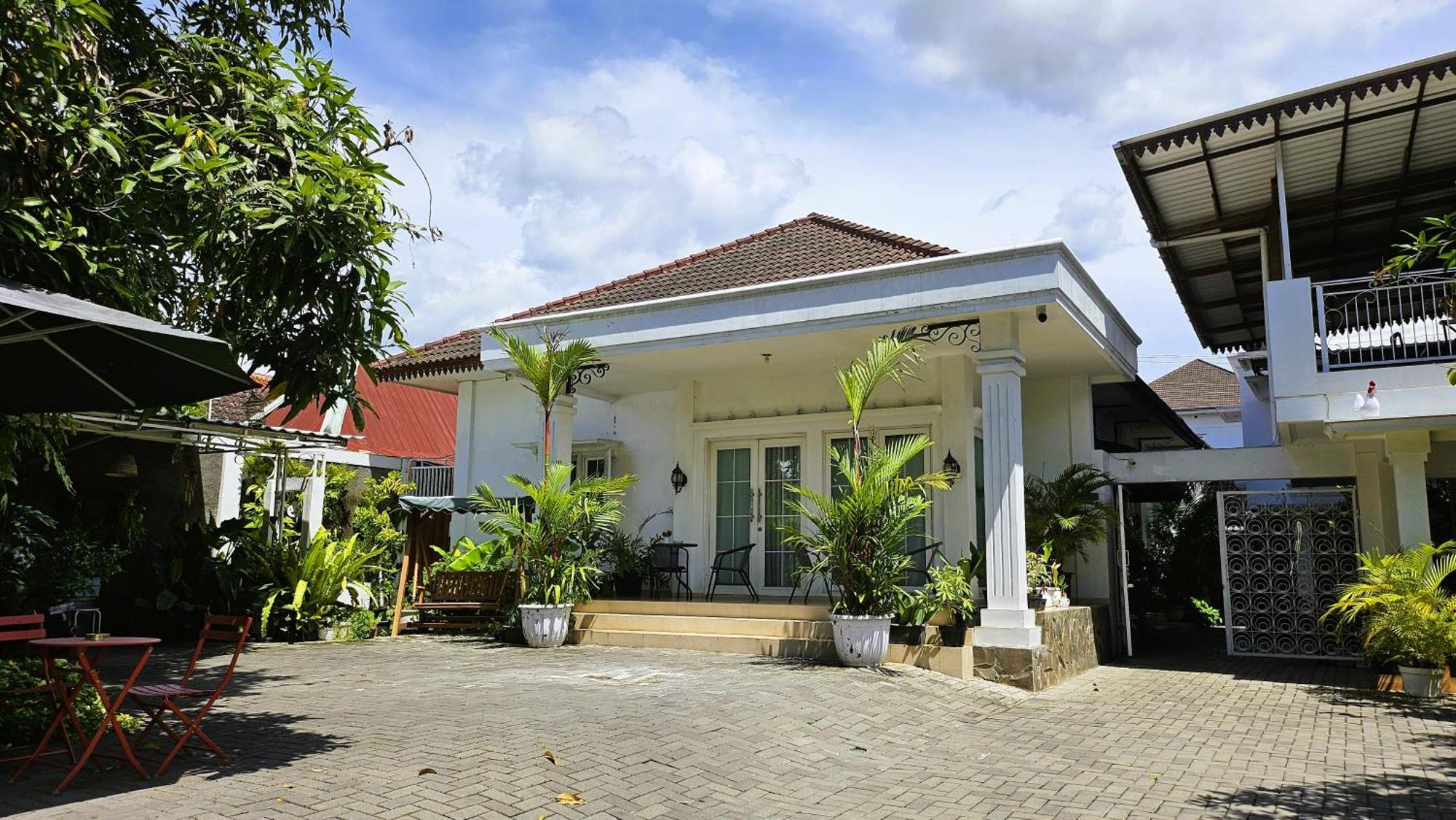 Hotel Surokarsan 9 House Jogyakarta Zewnętrze zdjęcie