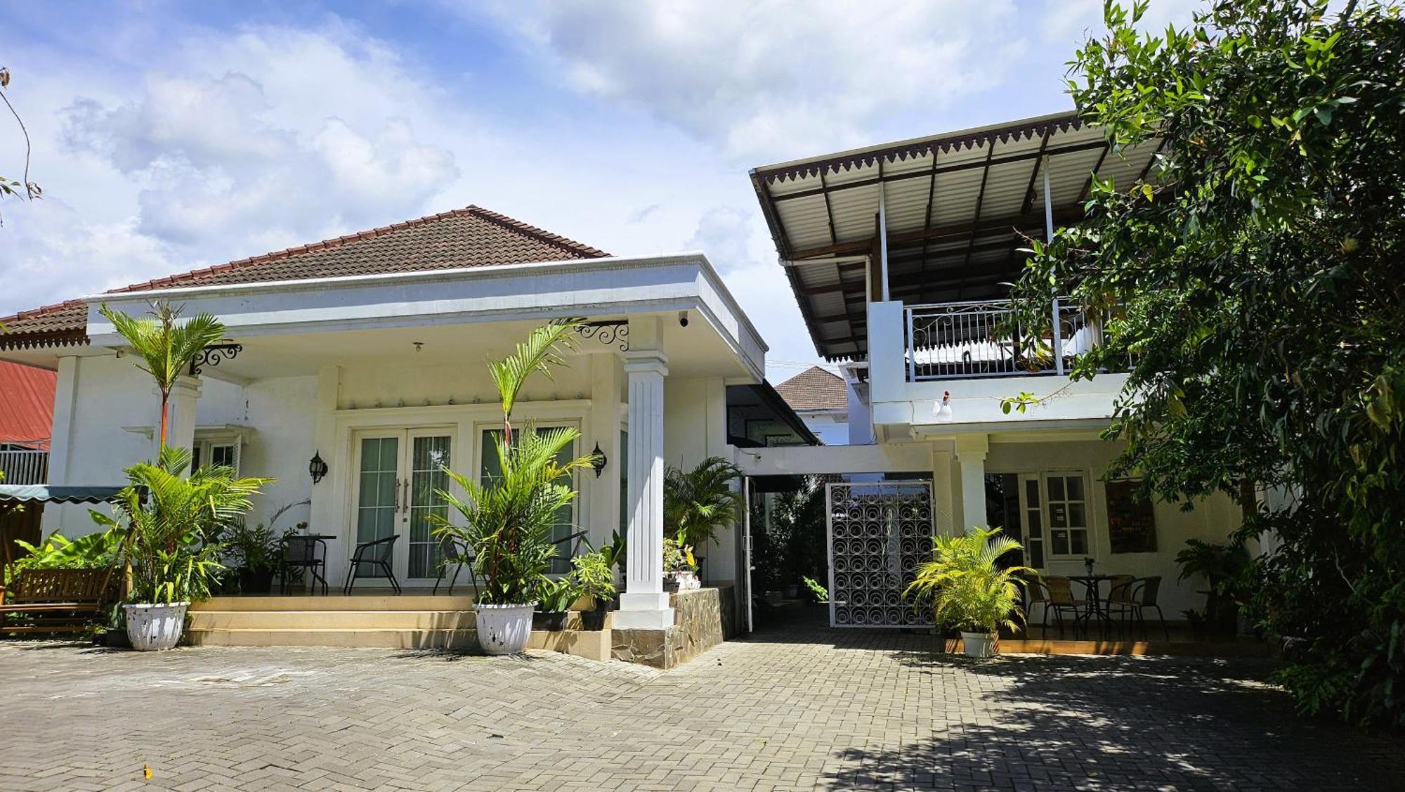 Hotel Surokarsan 9 House Jogyakarta Zewnętrze zdjęcie