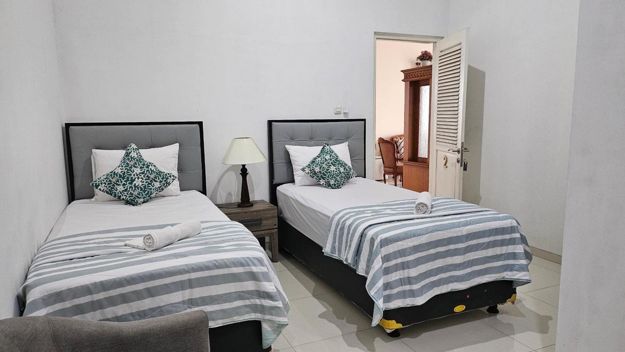 Hotel Surokarsan 9 House Jogyakarta Zewnętrze zdjęcie